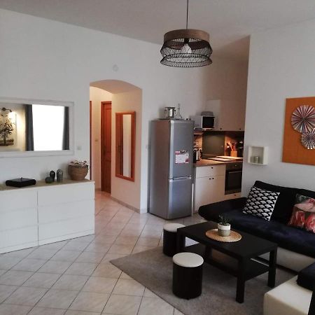 Orange: Appartement Pratique Et Idealement Place Orange (Vaucluse) Exterior foto
