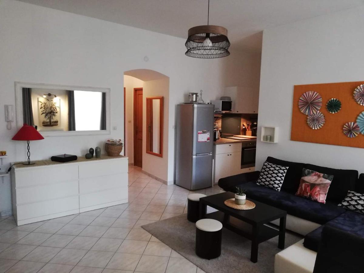 Orange: Appartement Pratique Et Idealement Place Orange (Vaucluse) Exterior foto